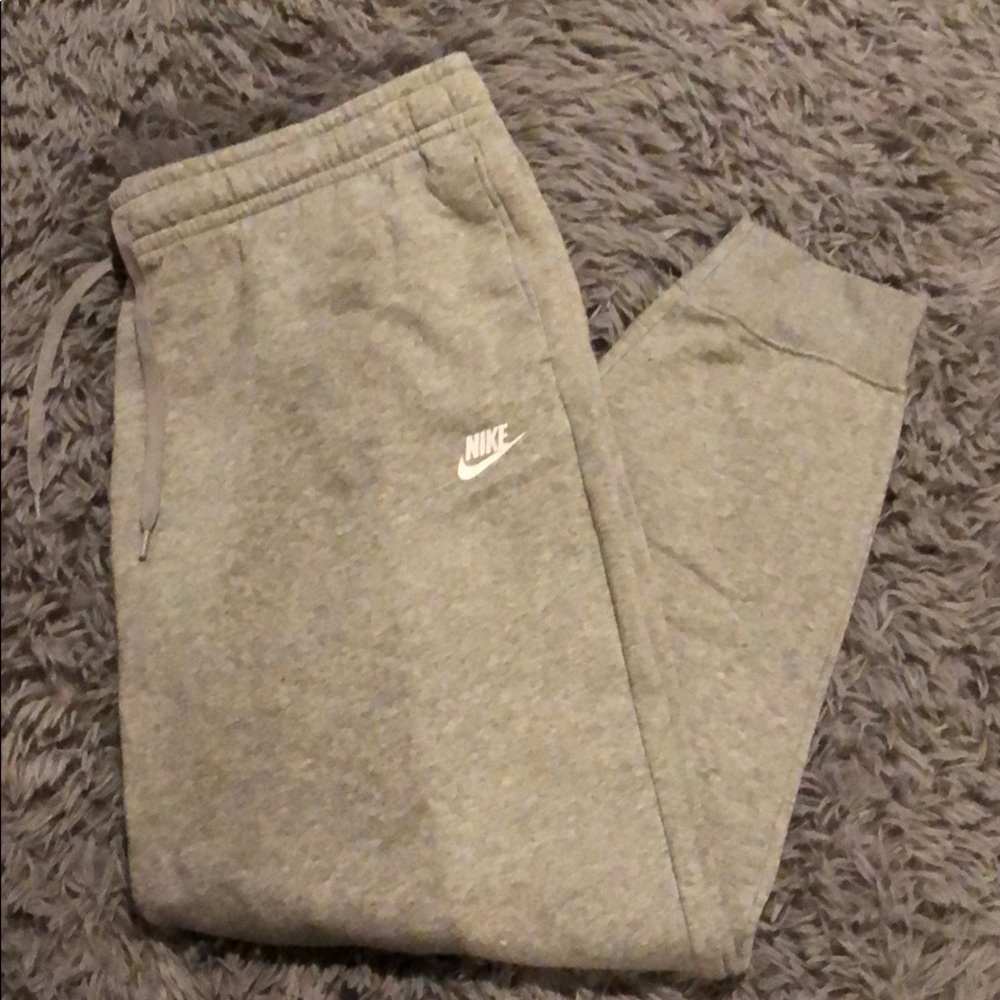 NEW Nike sweatpants/ joggers